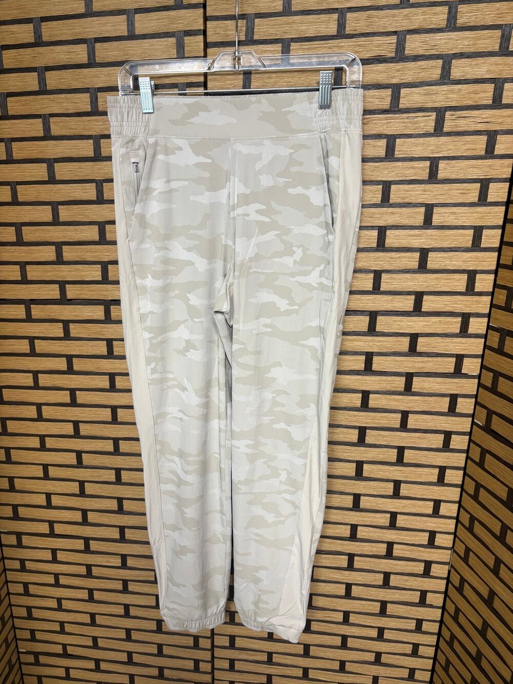 Athleta Tan‎ Camo Pants Size 4